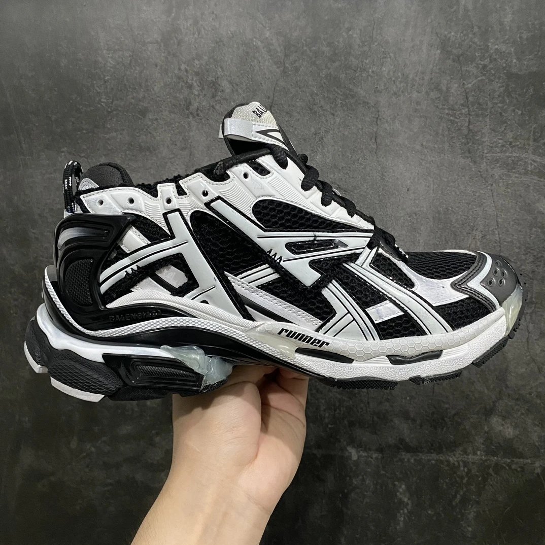 7th Gen Black White