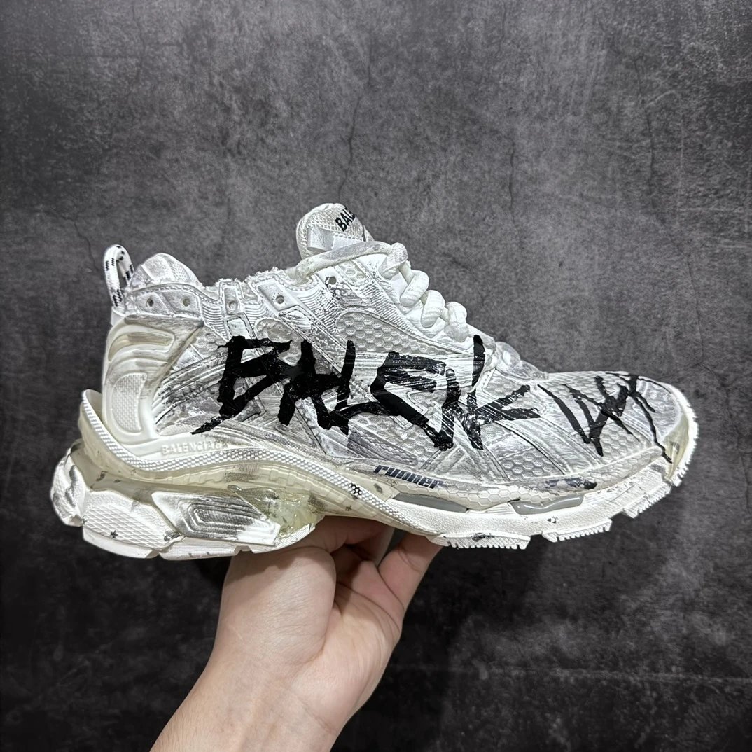 7th Gen White Graffiti