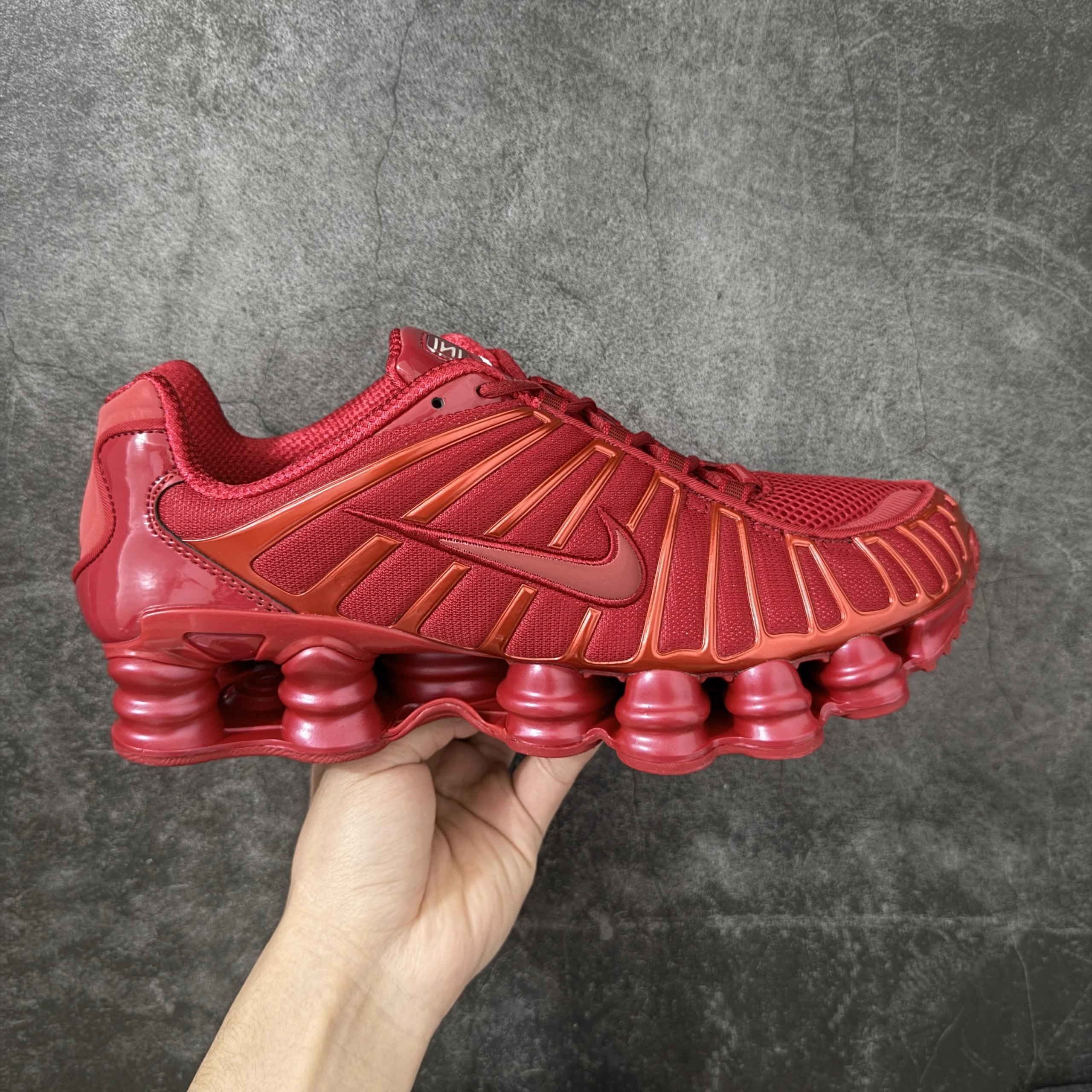 IB1087-600 Bright Red