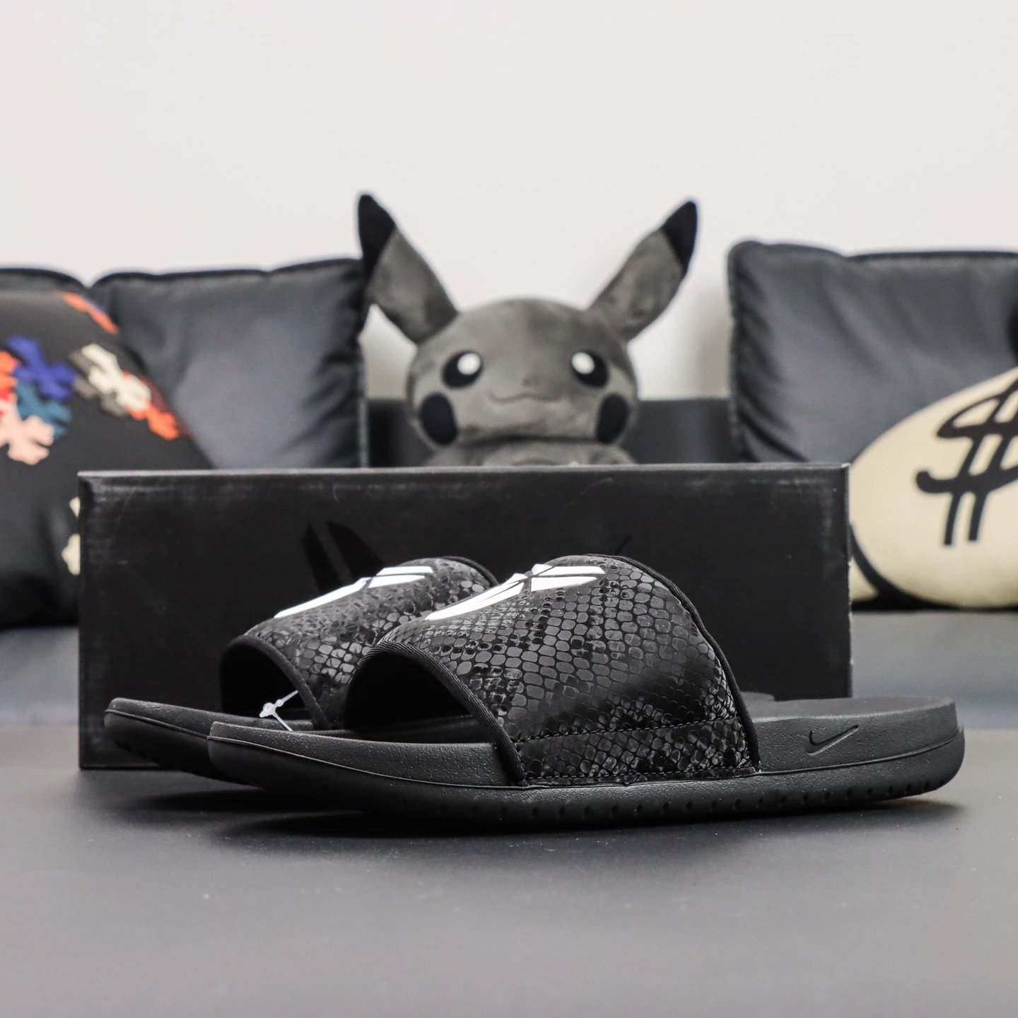 Black IF2870-001