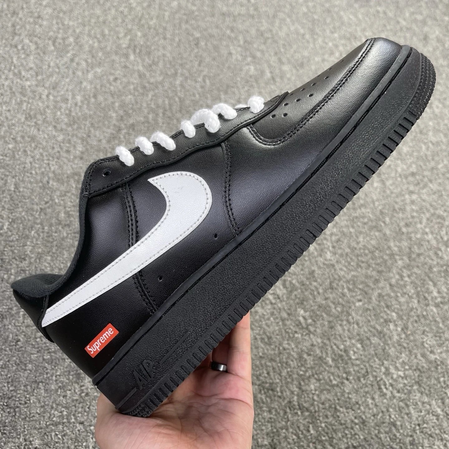 CU9225-001 Black Supreme Thick Laces
