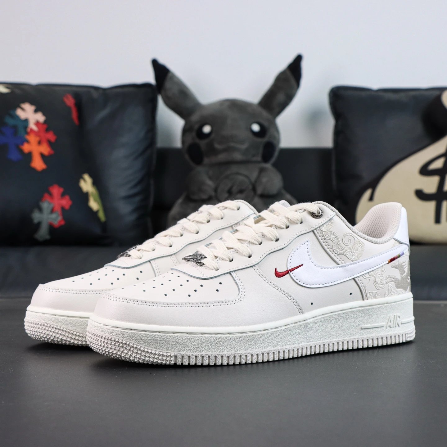 IQ1119-011 White