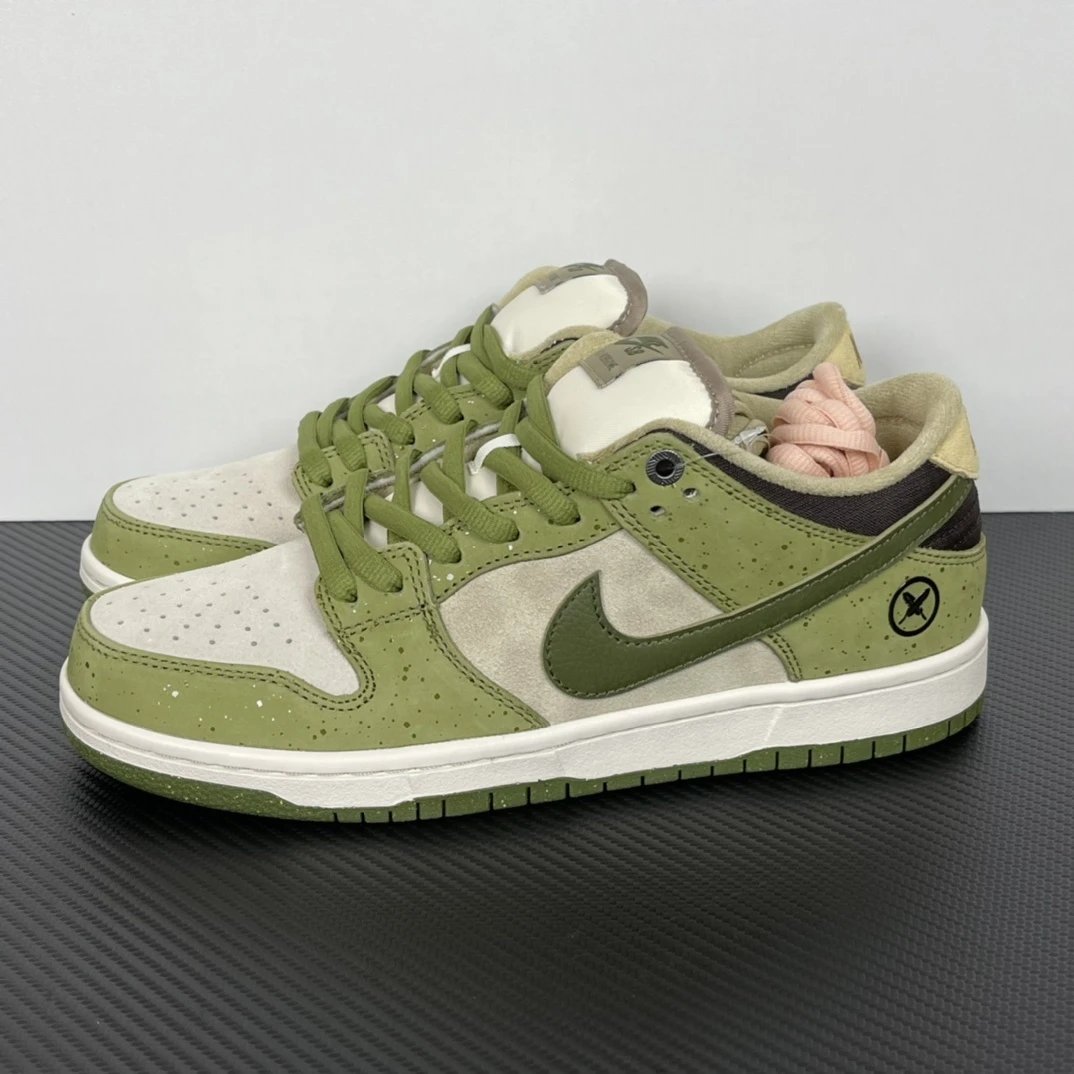 [HF8022-300] Grey Green DUNK