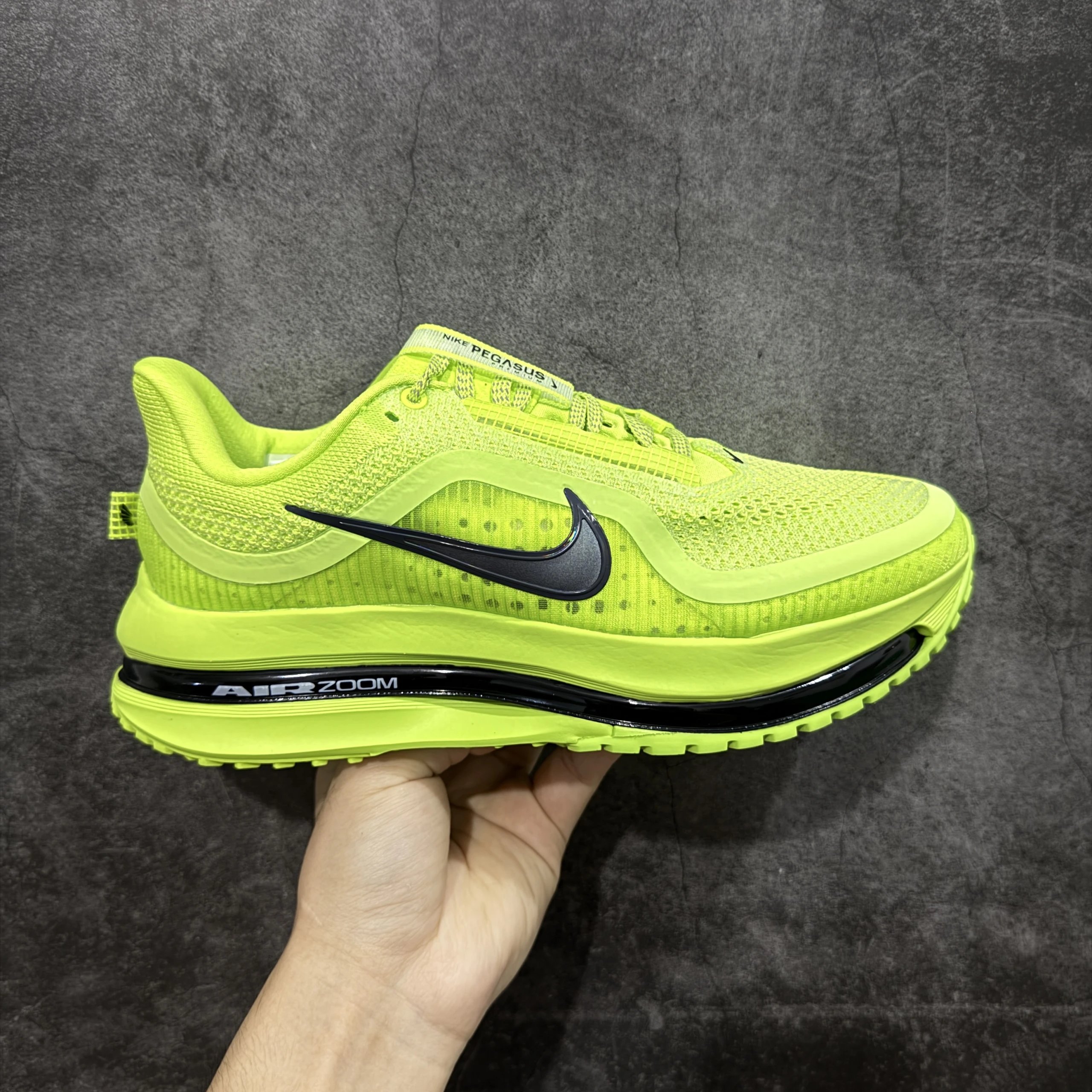 HQ2592-700 Neon Green