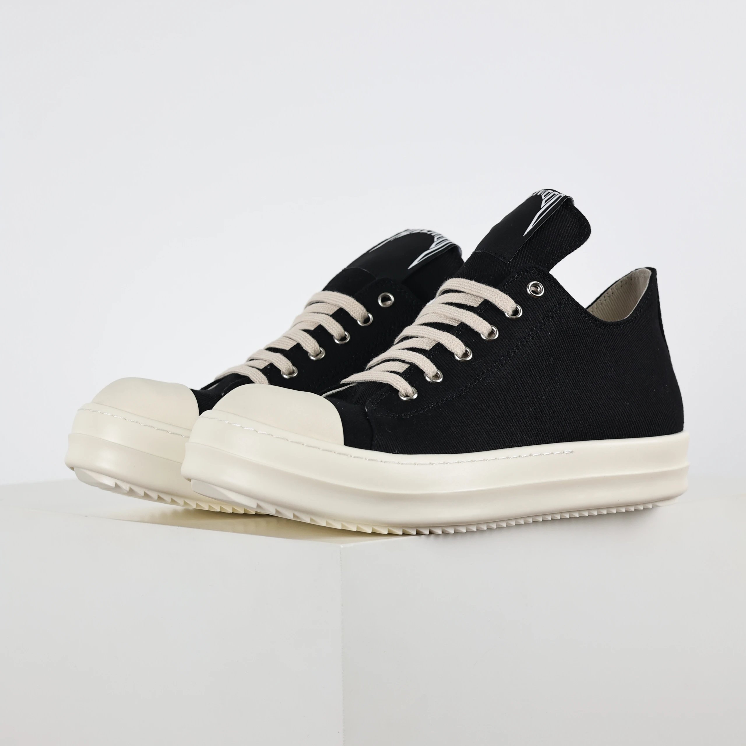Long Tongue Converse