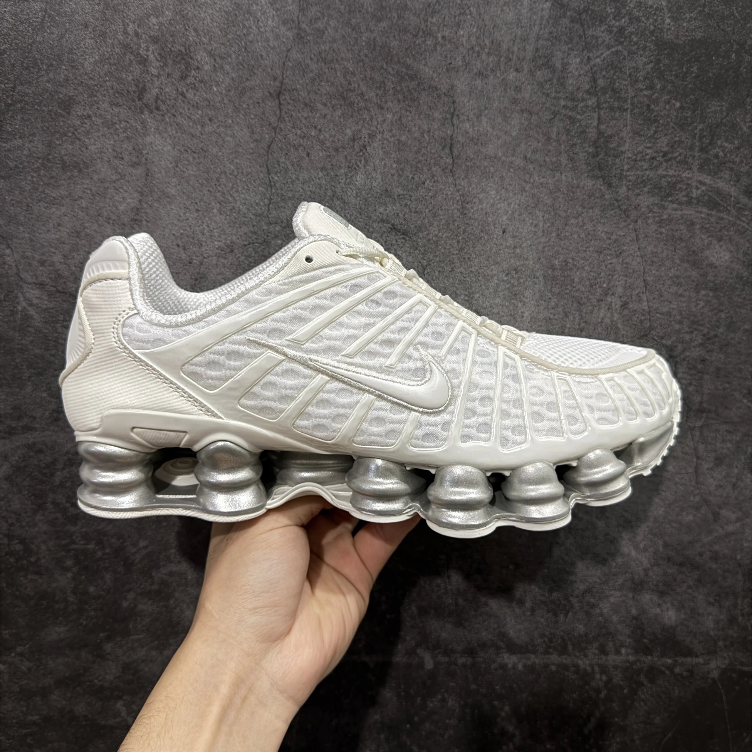 AR3566-103 Off White