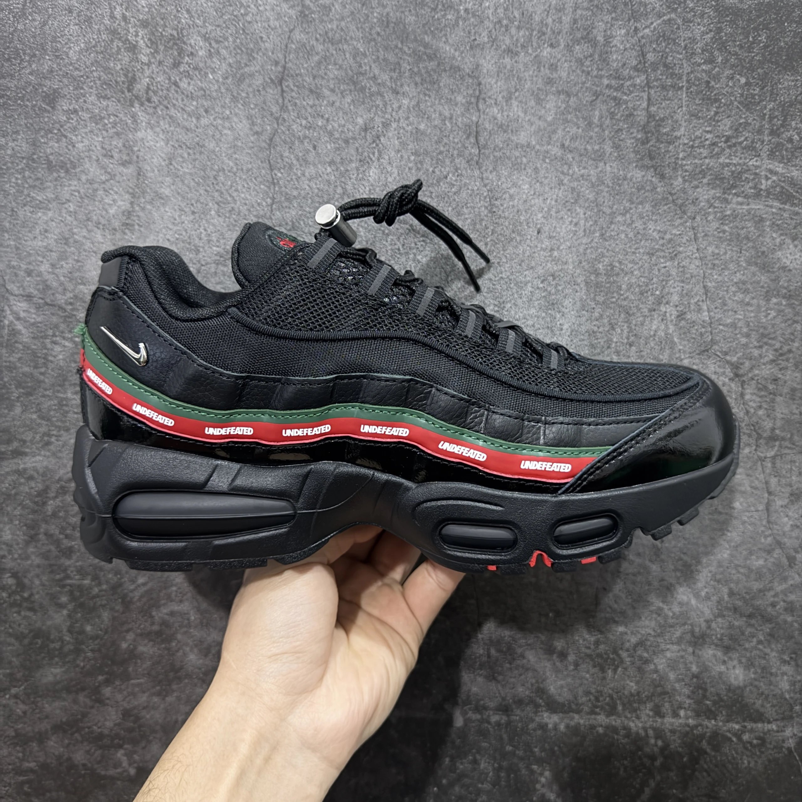 IB4453-001 Black
