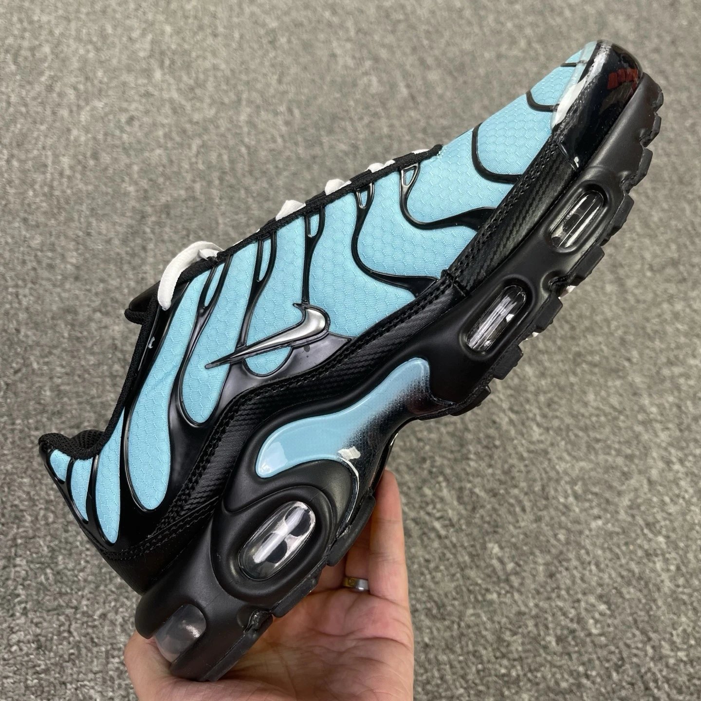 CV8838-400 Black Blue