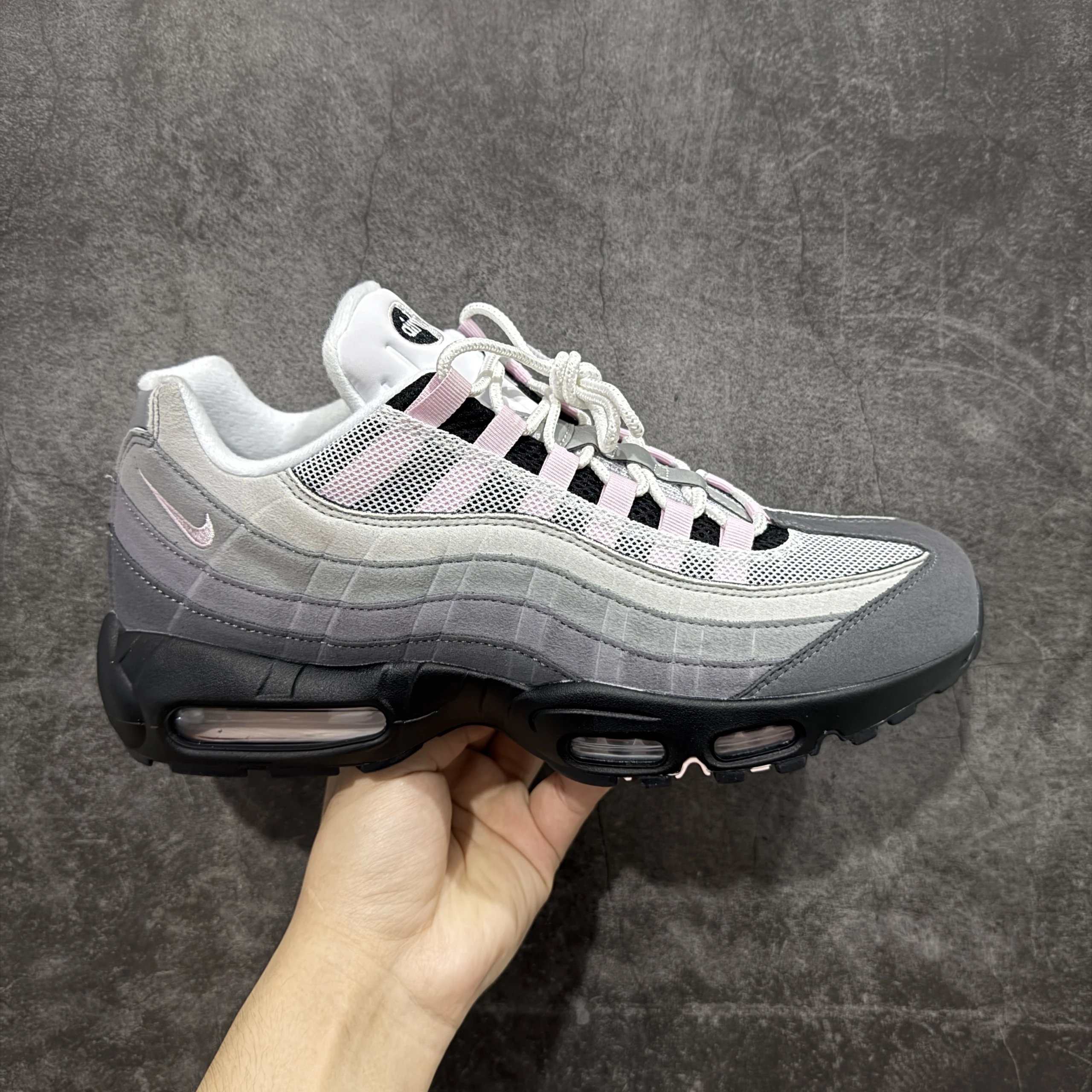 CJ0588-001 Black Grey Pink