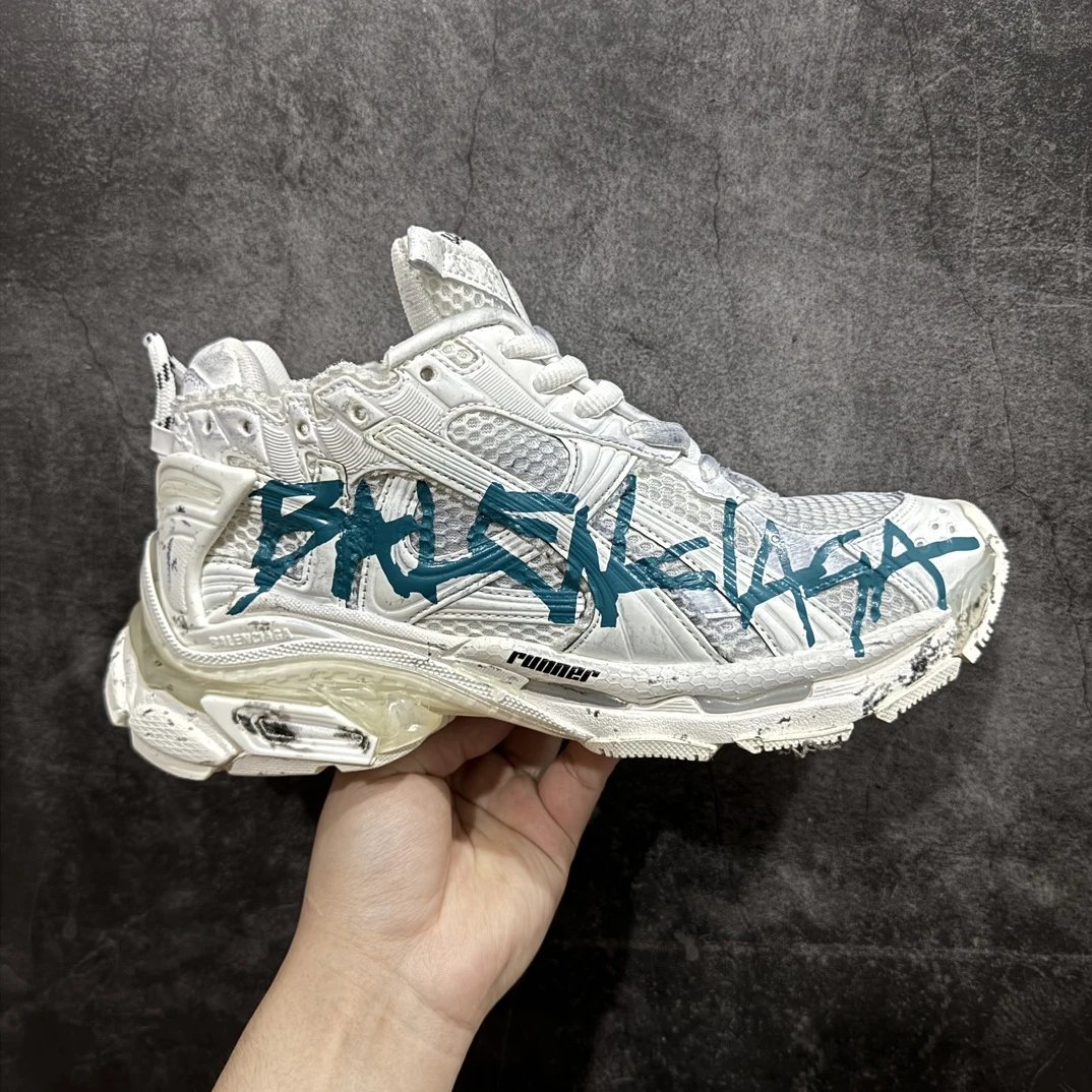 7.5th Gen White Blue Graffiti