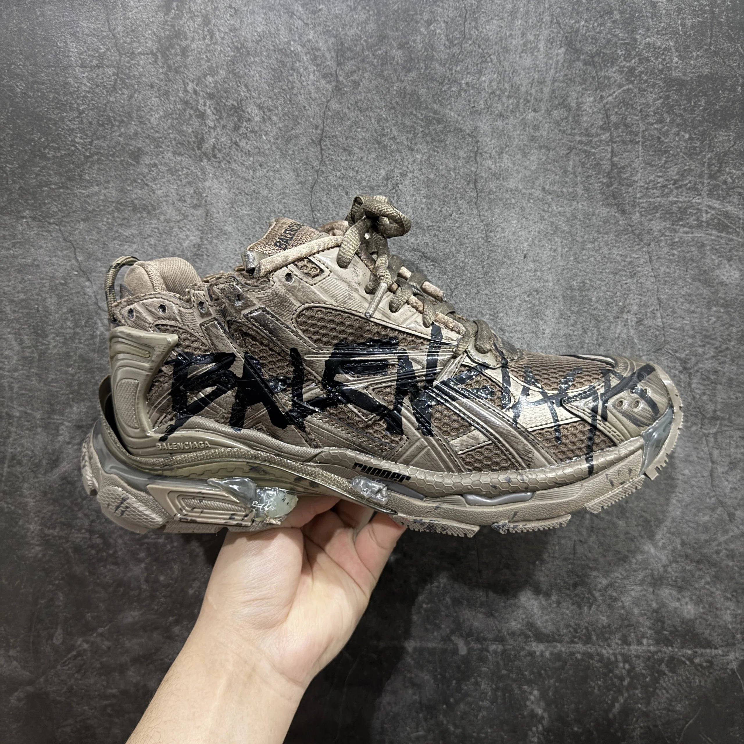7th Gen Brown Graffiti