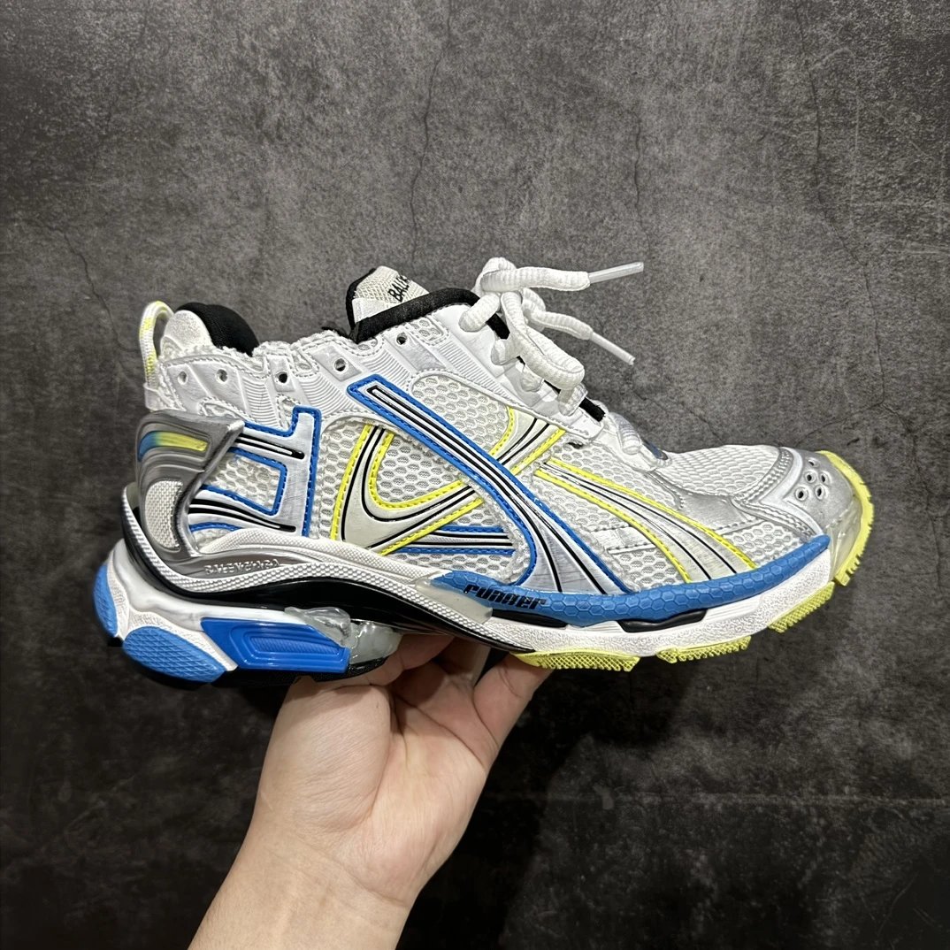 7.5th Gen White Blue Yellow