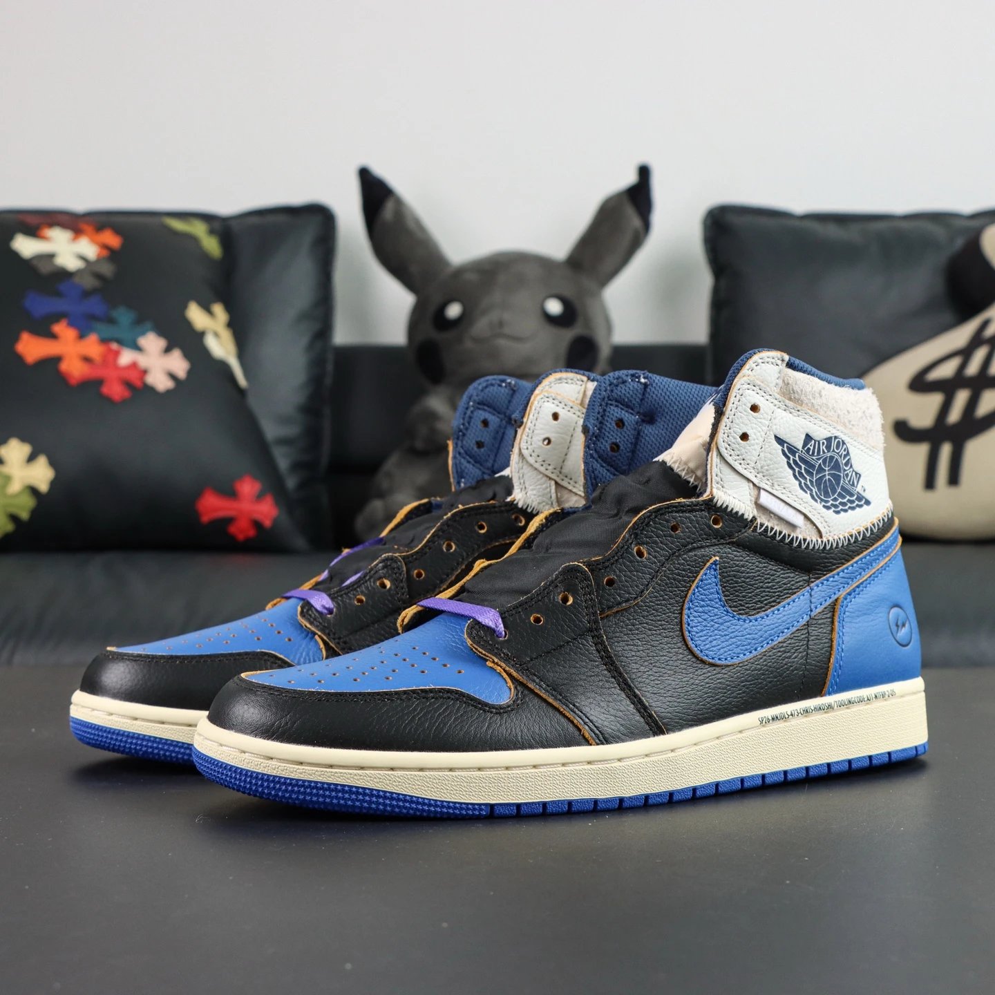 IO7847-001 Black Blue