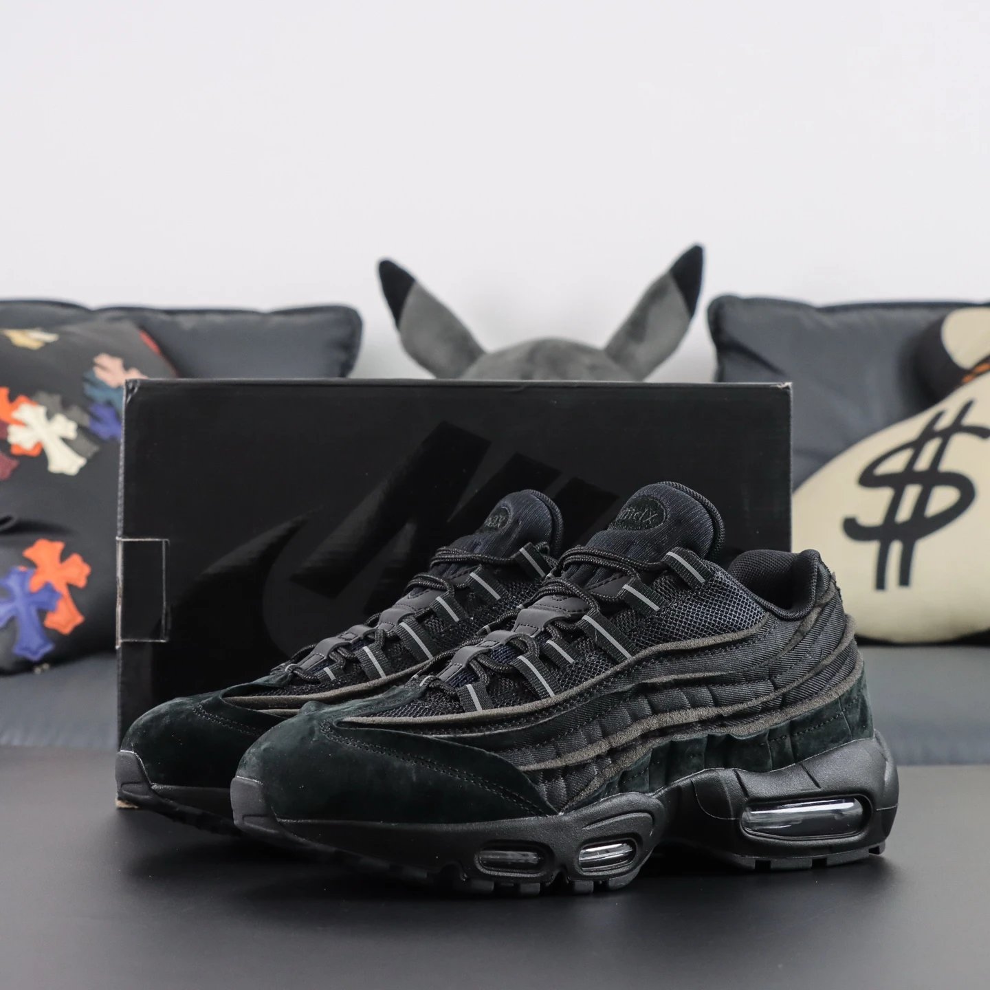 [CU8406-001] Collaboration Black
