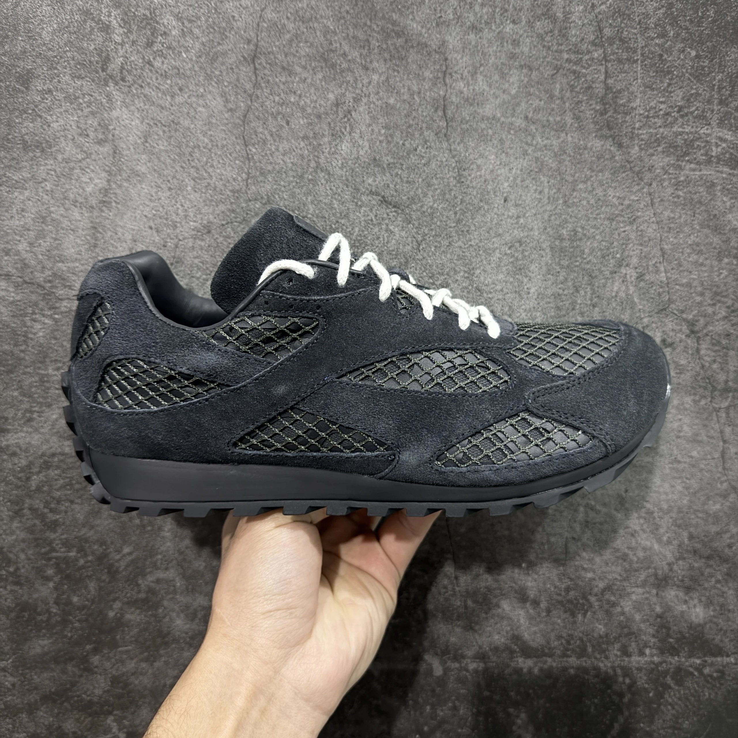 Suede Black