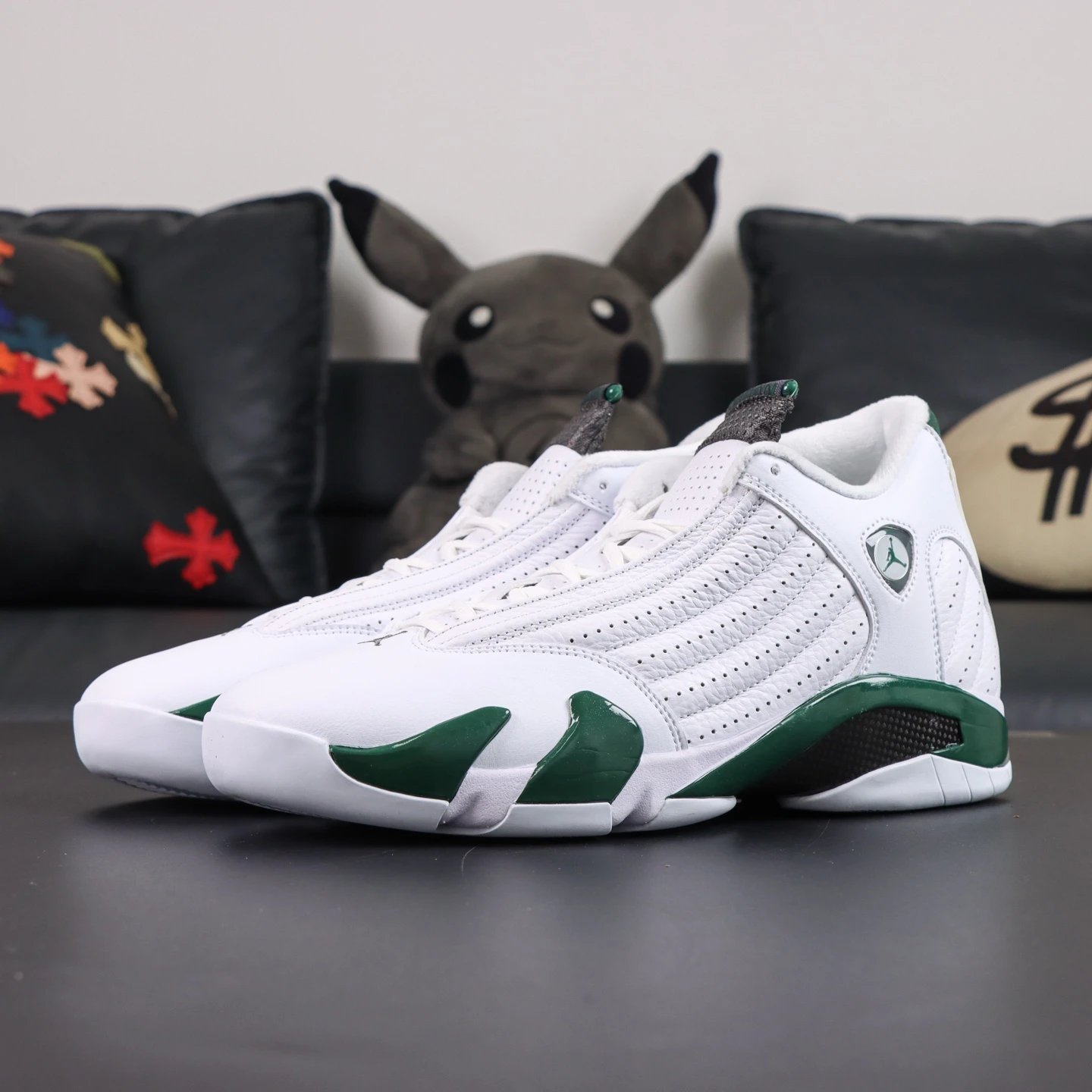 311832-131 White Green