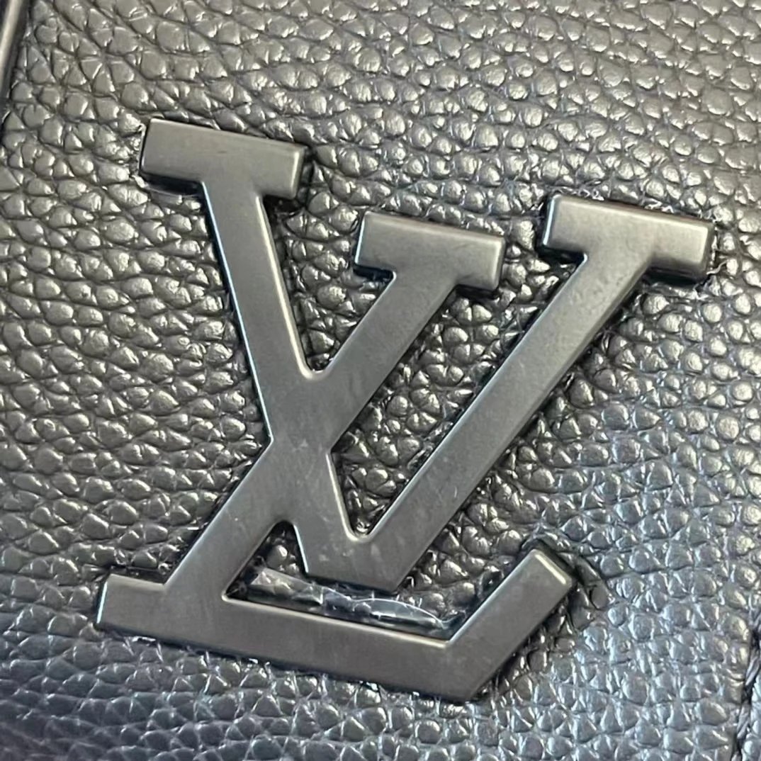 Louis Vuitton Monogram Empreinte Mini Pochette Métis White Shoulder Bag - 9