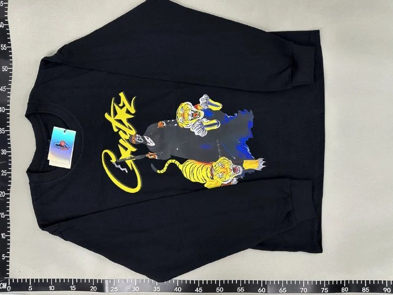 REWIND x CRTZRTW LUNDUN Graphic Long-Sleeve Tee Black - 12