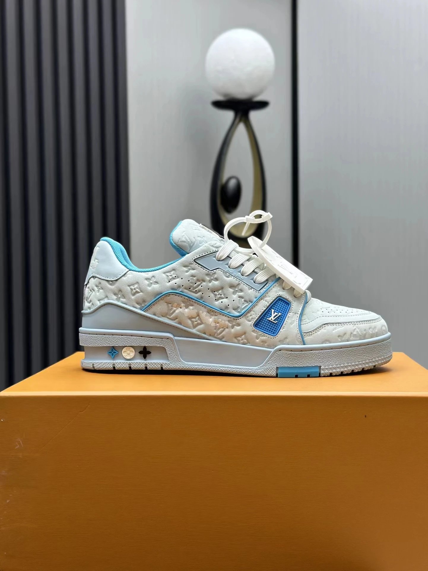 Sports Running Sneaker photo 2