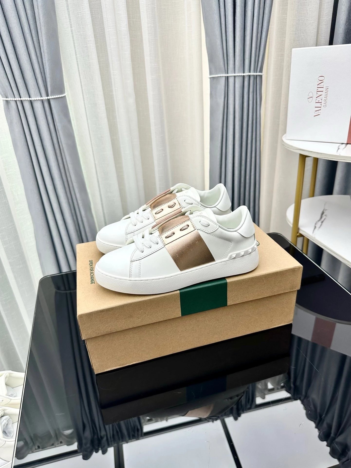 Valentino Garavani Rockstud