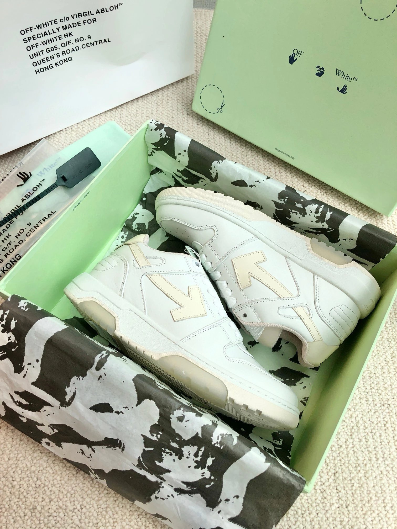 Off-White Sneakers / Trainers OOF — 23 colorway — USFans Spreadsheet photo