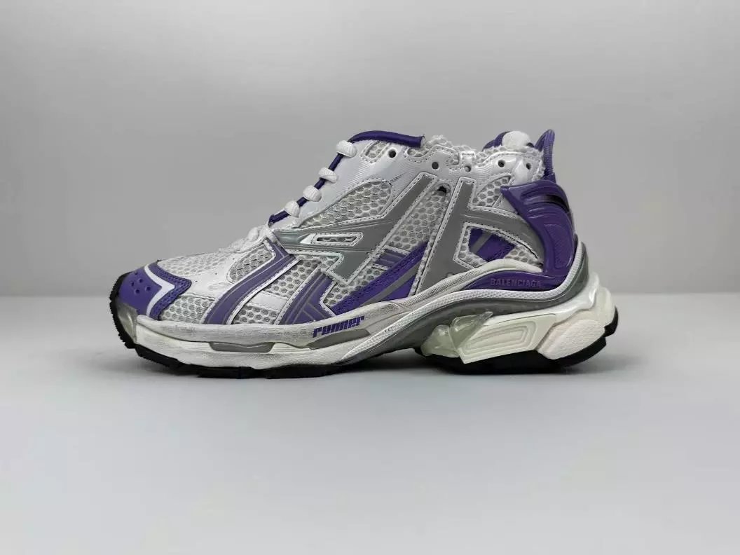 Collection of casual shoes 7 generations Collection of casual shoes 7 generations