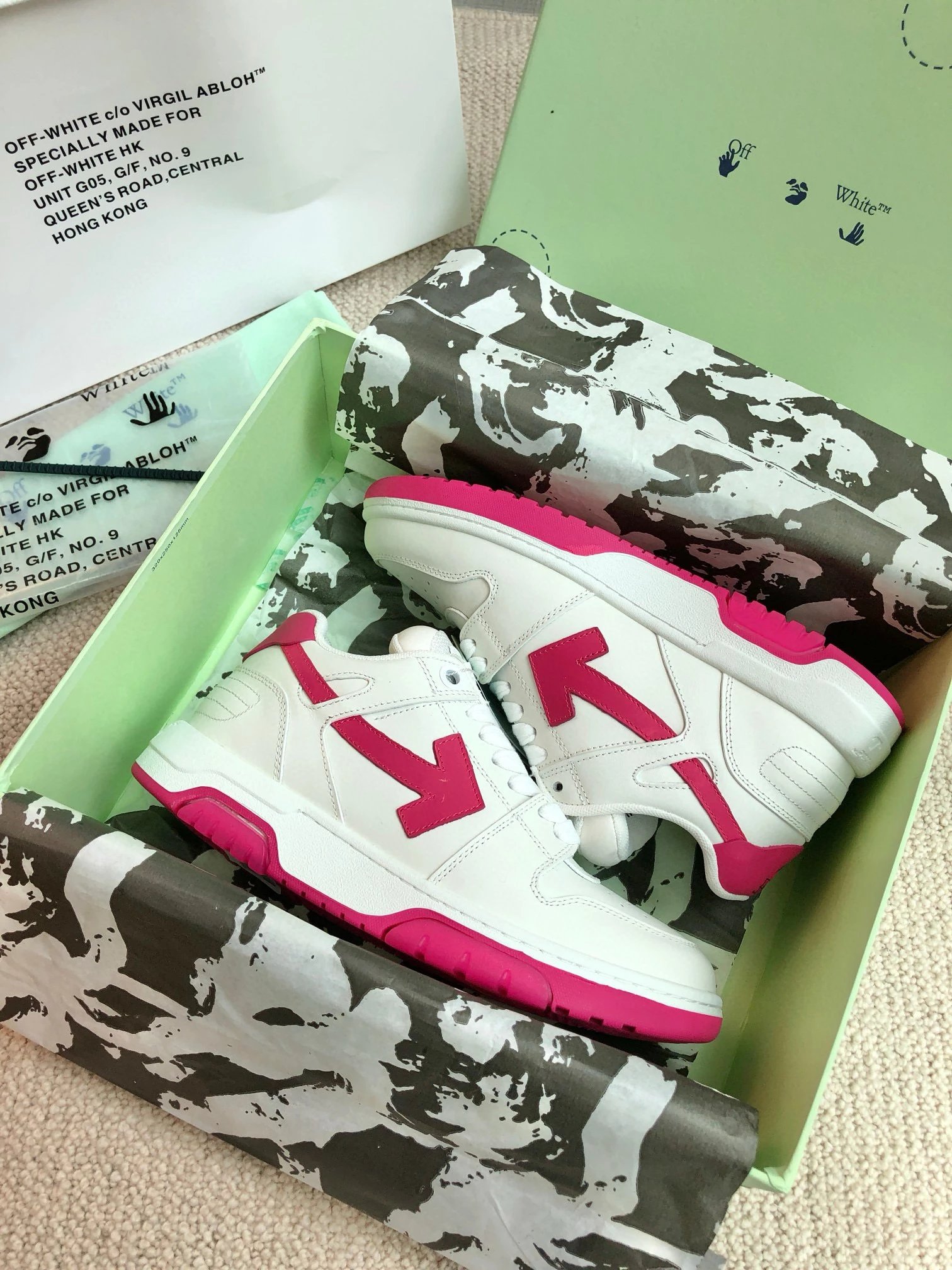 Off-White Sneakers / Trainers OOF — 25 colorway — USFans Spreadsheet photo