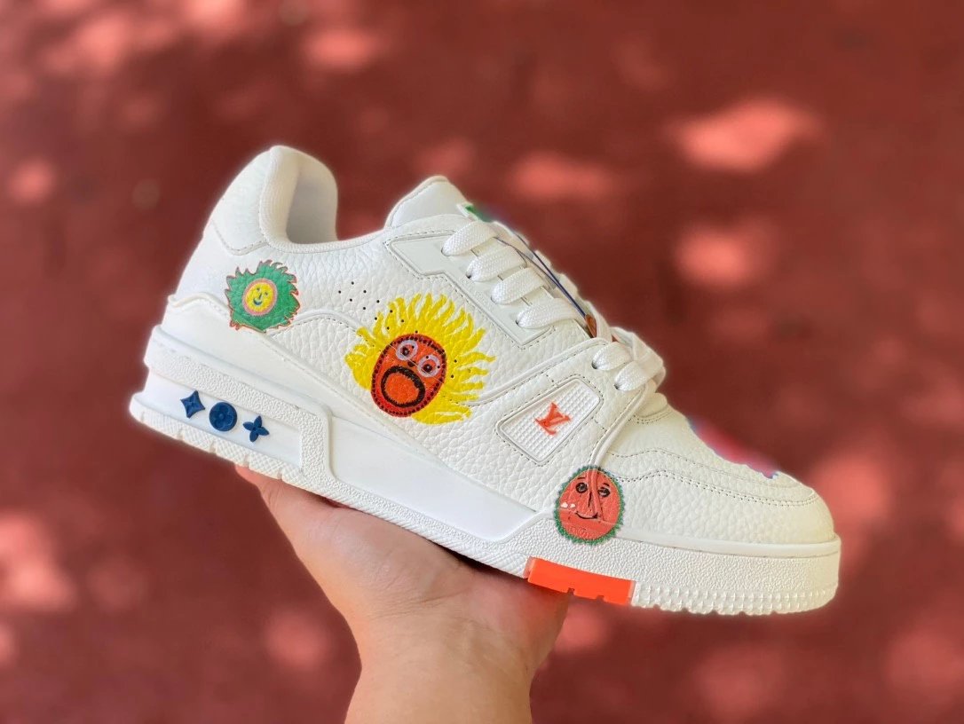 LLLVVV Trainer