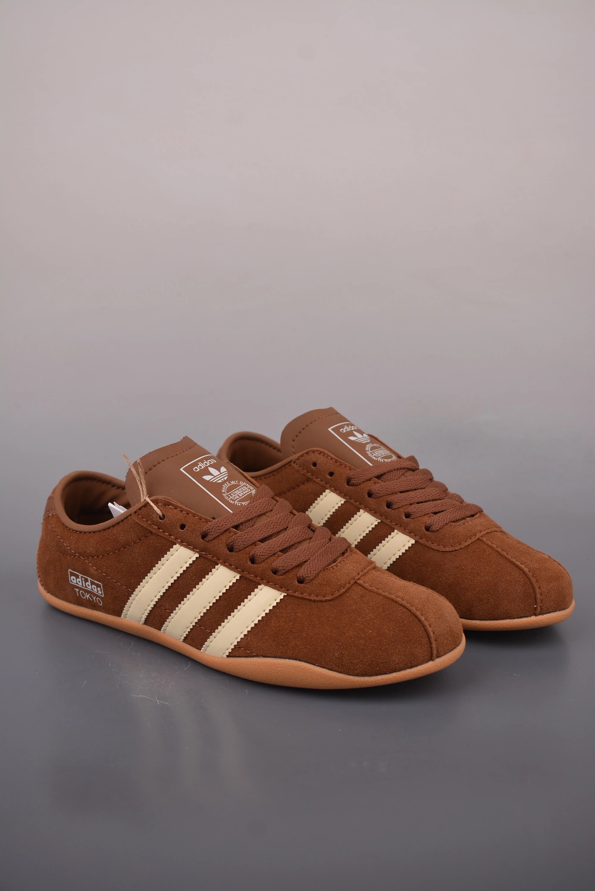 『鸽 Do•ve』纯原 Adidas Originals Zapatillas Tokyo东京限定款 薄底德训鞋 百搭款 欧阳娜娜同款 三叶草男女款低帮复古生活休闲鞋 通勤鞋 棕色 KI6002