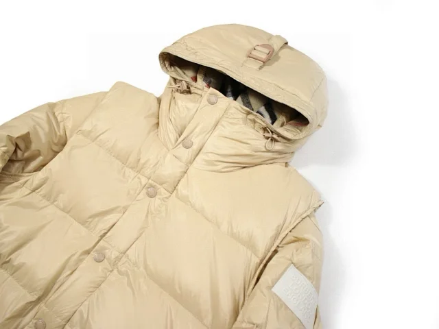 Burberry Down Jackets Hooded quilted puffer jacket product detail image 13