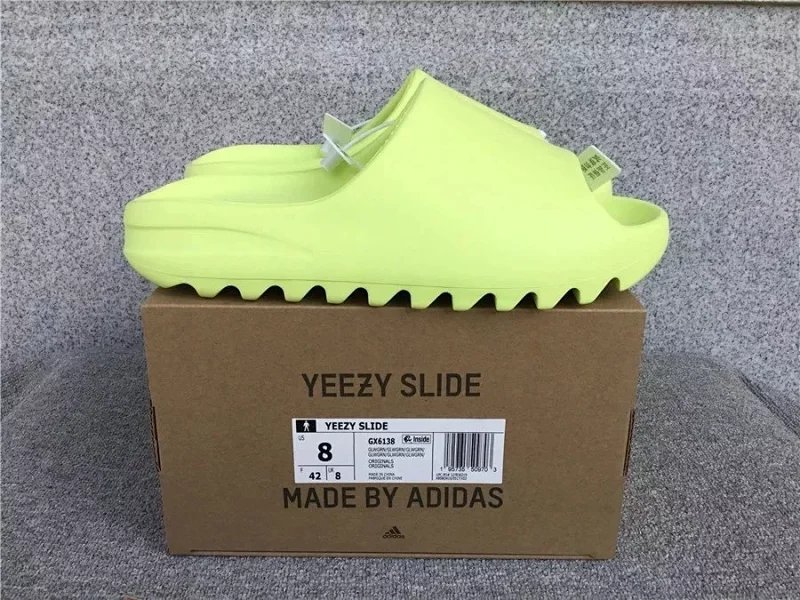 YEEZY SLIDE