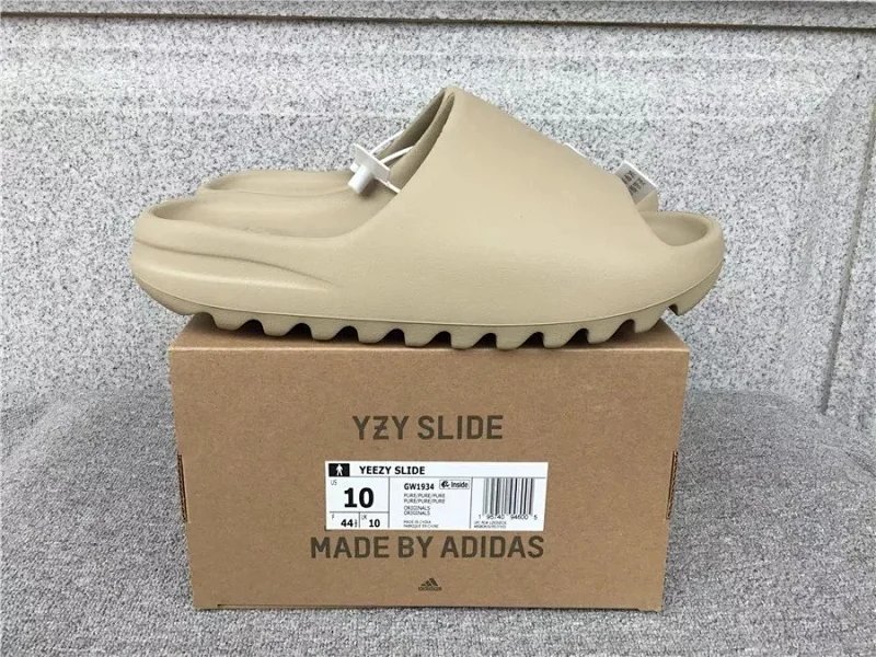 YEEZY SLIDE