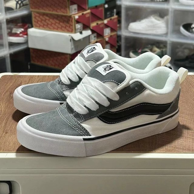 Vans: seller detail photo 1