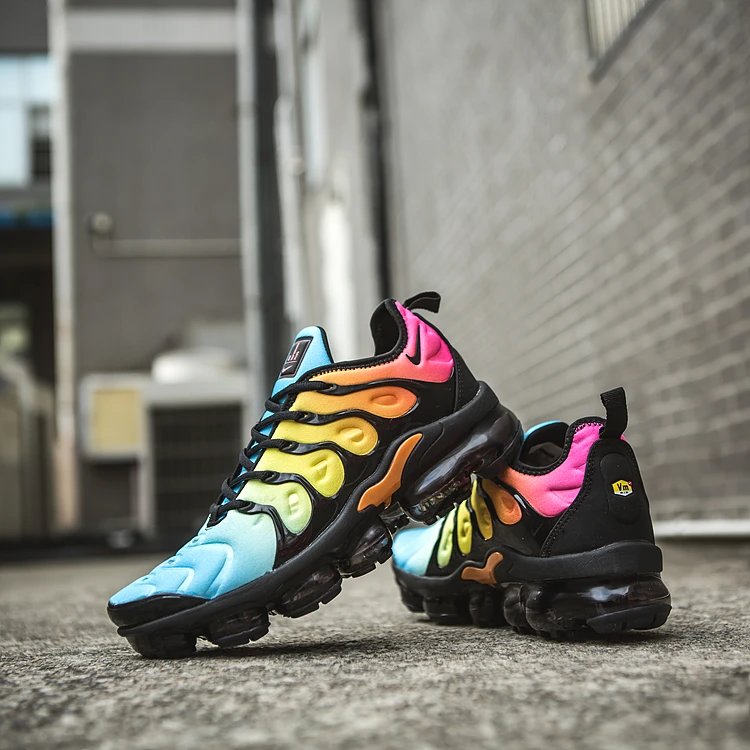 Nike Air Max Plus Black/Volt