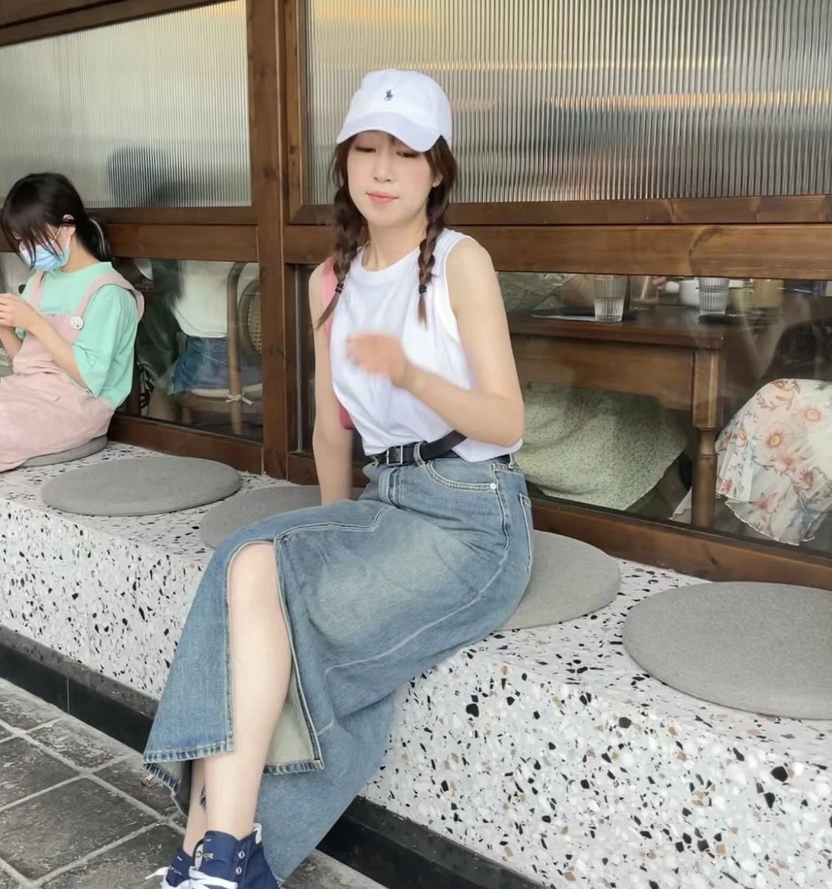 White (in stock)