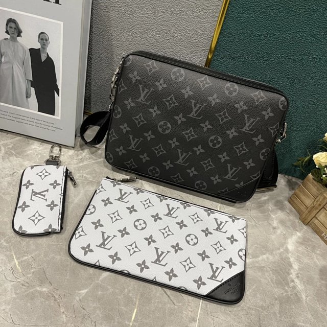 LV Louis Vuitton Crossbody Bag: seller detail photo 3
