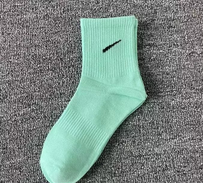 Nike Socks — Mid-calf light green colorway — USFans Spreadsheet photo