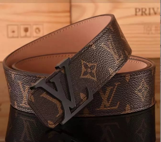 Budget LV Belt — L classic vintage black buckle colorway — USFans Spreadsheet photo