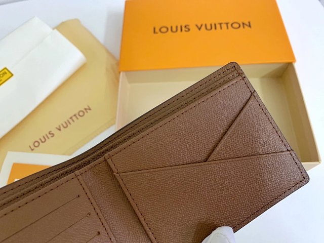 LV Louis Vuitton Wallet: seller detail photo 7