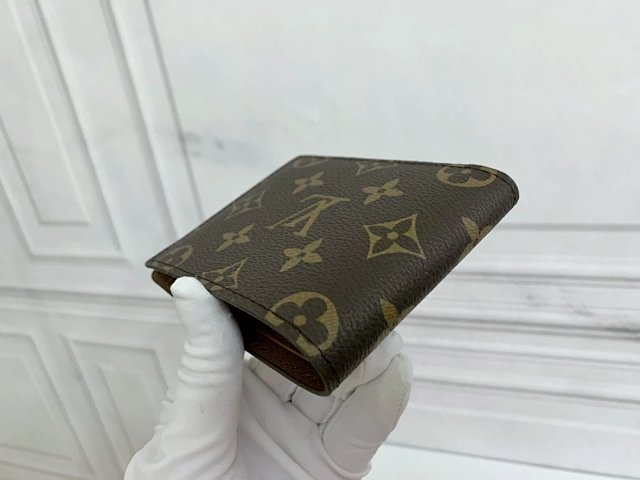 LV Louis Vuitton Wallet: seller detail photo 4