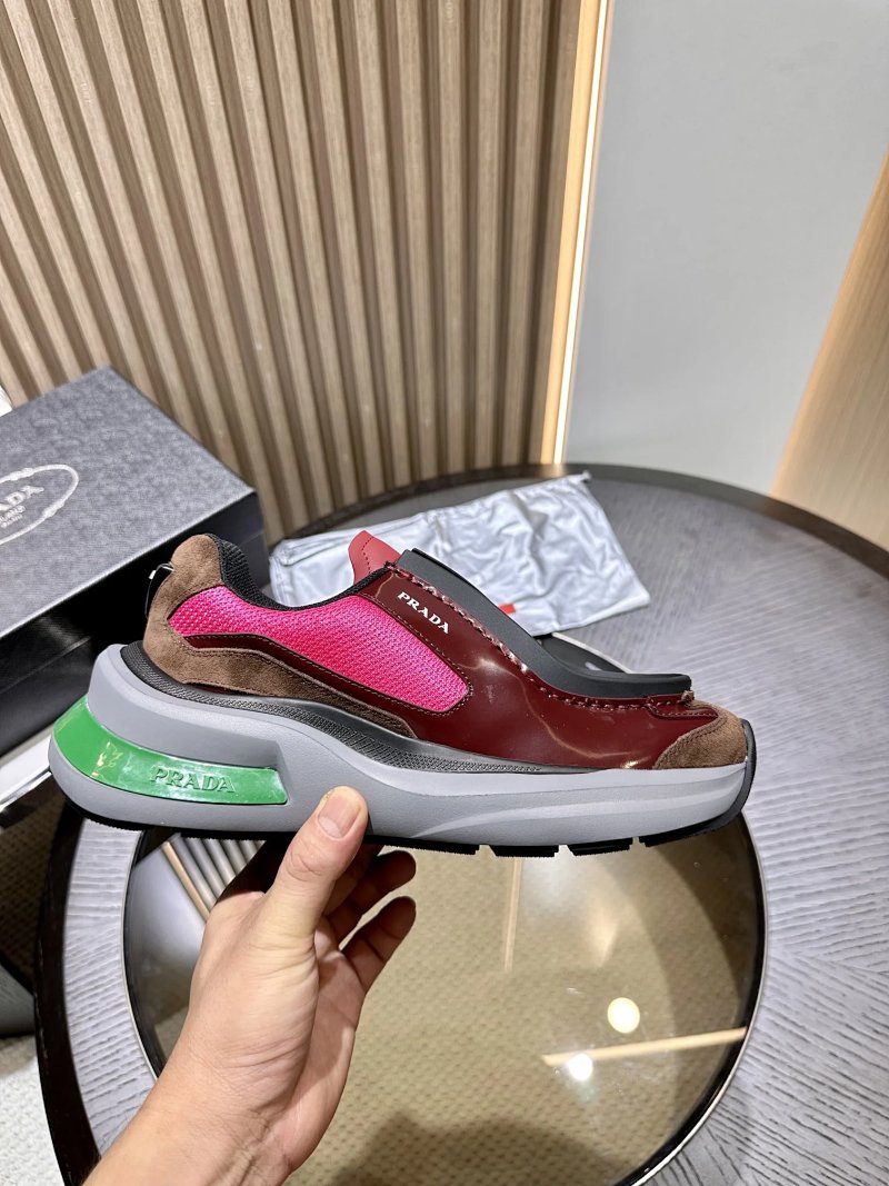 Prad运动鞋 Whatsapp : +86 134 3563 7886
