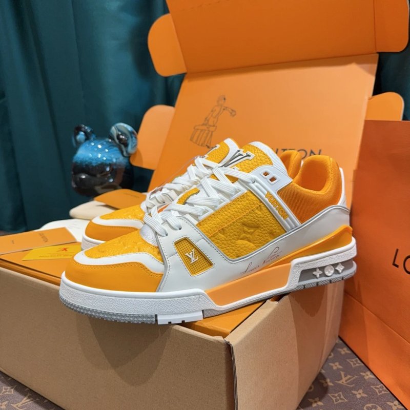 Trainer 最新款运动鞋 Whatsapp : +86 134 3563 7886