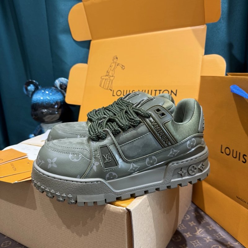 全新 lv 胖丁 trainer maxi Whatsapp : +86 134 3563 7886