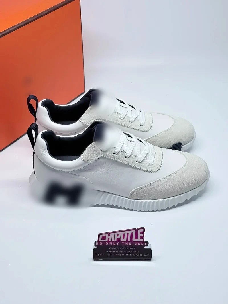 Bouncing casual shoes