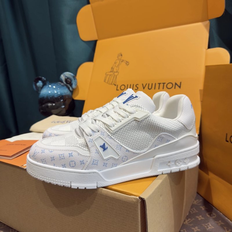 顶级版本 *1*V-2025新款底帮运动鞋 Whatsapp : +86 134 3563 7886