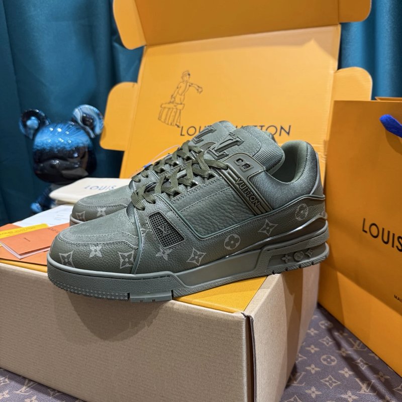 Trainer 最新款运动鞋 Whatsapp : +86 134 3563 7886