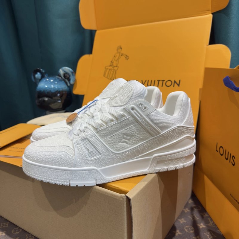 Trainer 最新款运动鞋   Whatsapp : +86 134 3563 7886