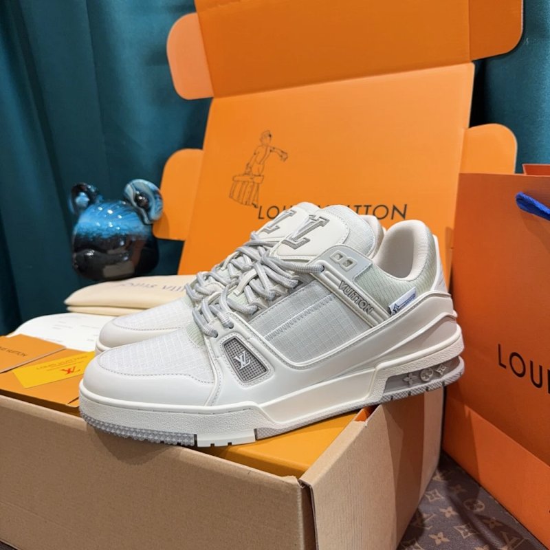 Trainer 最新款运动鞋 Whatsapp : +86 134 3563 7886