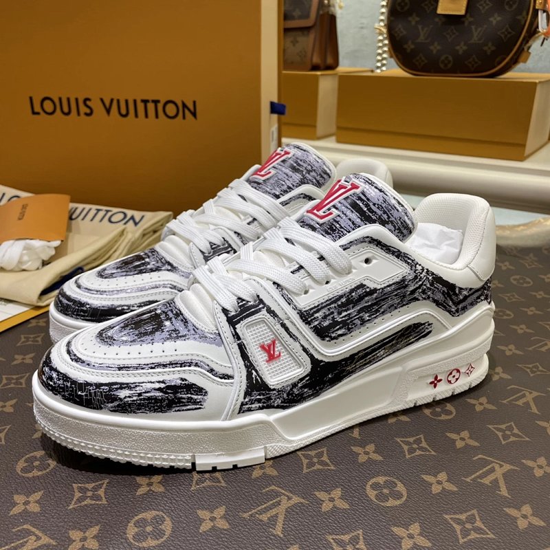 04Trainer 最新款运动鞋