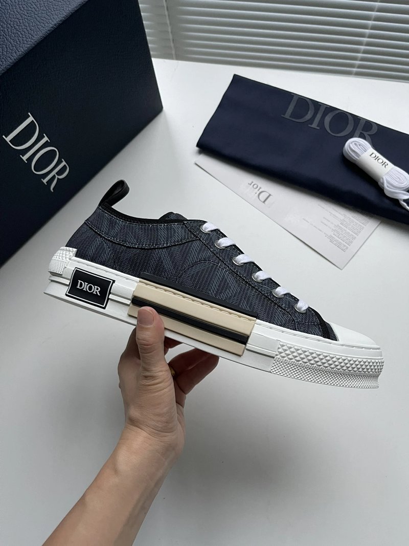 D家🆕新款 B23 Whatsapp : +86 134 3563 7886